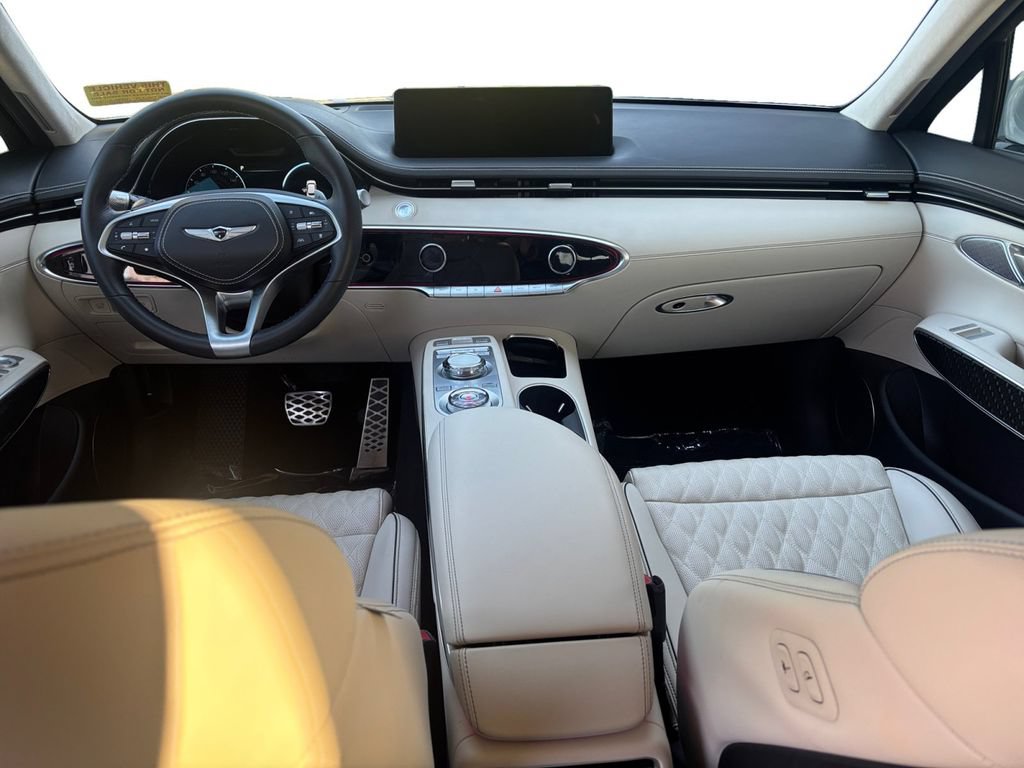 Used 2024 Genesis GV70 3.5T Sport w/ Sport Prestige Package AWD/4WD image 11