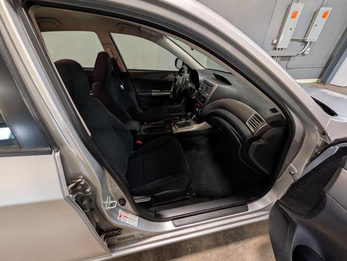 Used 2010 Subaru Impreza 2.5i AWD/4WD image 29