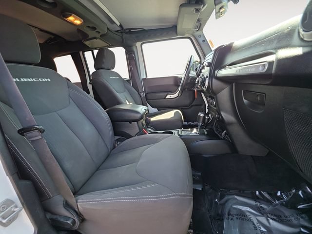 Used 2017 Jeep Wrangler Unlimited Rubicon w/ Connectivity Group AWD/4WD image 15