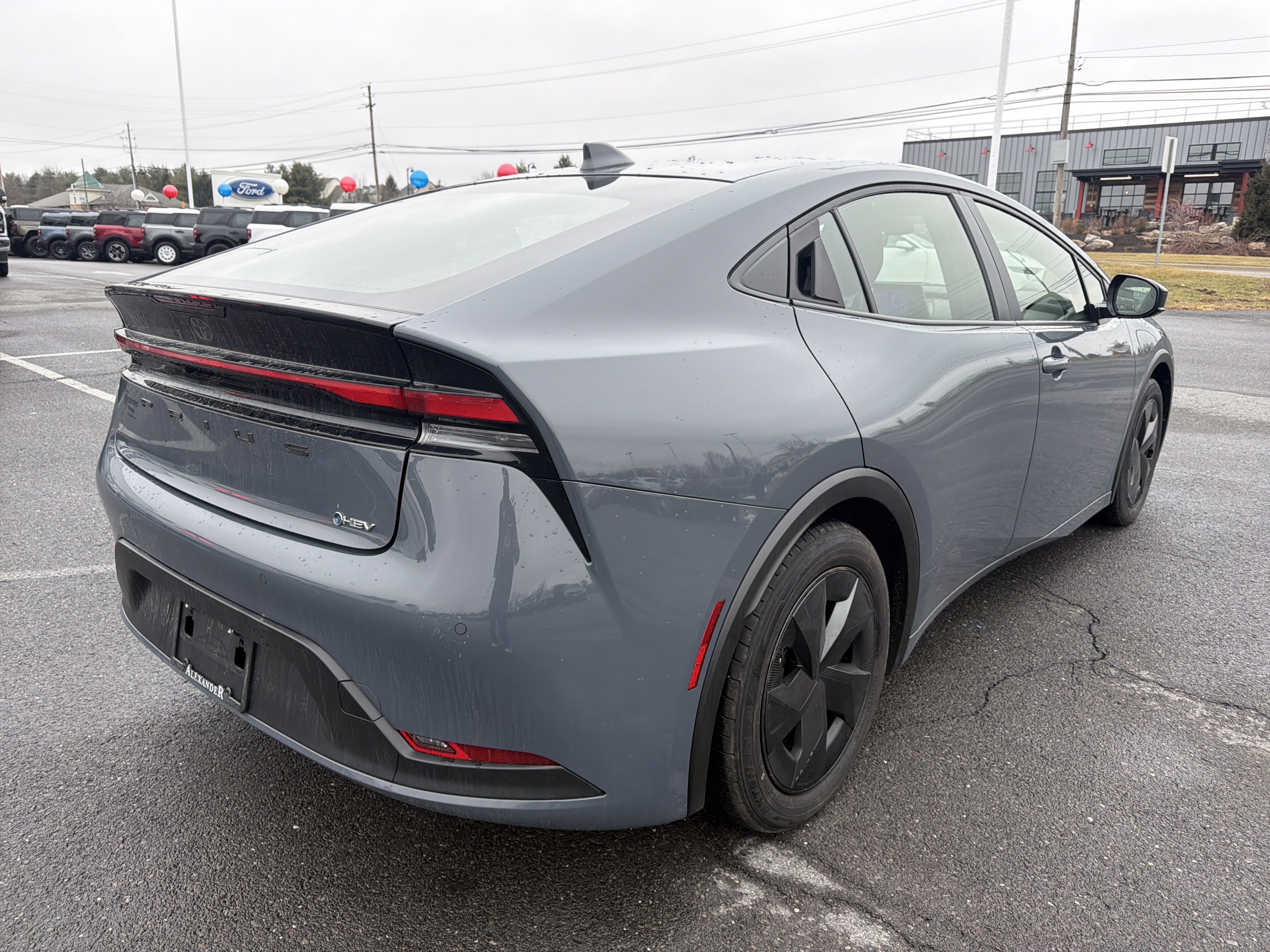 Used 2025 Toyota Prius LE image 3