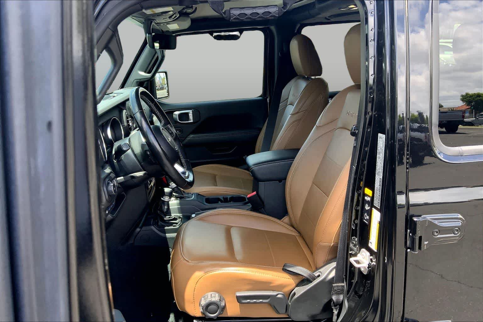 Used 2022 Jeep Wrangler Unlimited Sahara w/ Cold Weather Group AWD/4WD image 7
