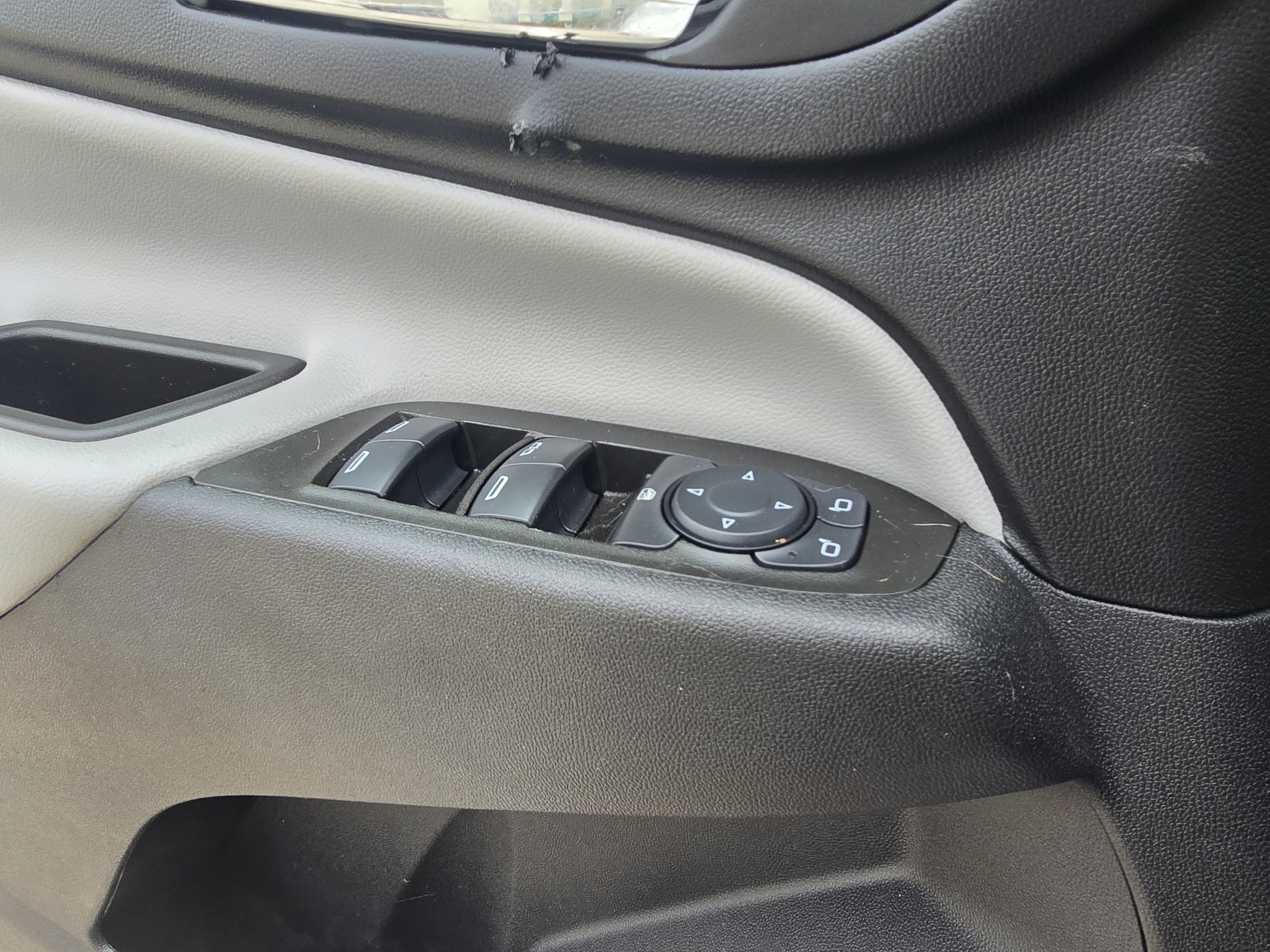 Used 2024 Chevrolet Equinox LT AWD/4WD image 18