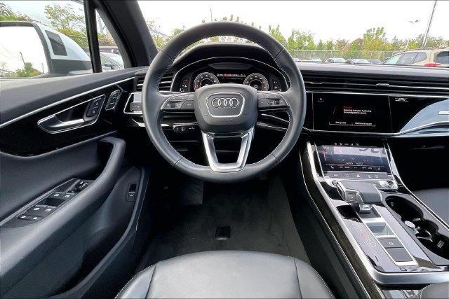 Certified 2026 Audi Q7 3.0T Premium w/ Convenience Plus Package AWD/4WD image 5