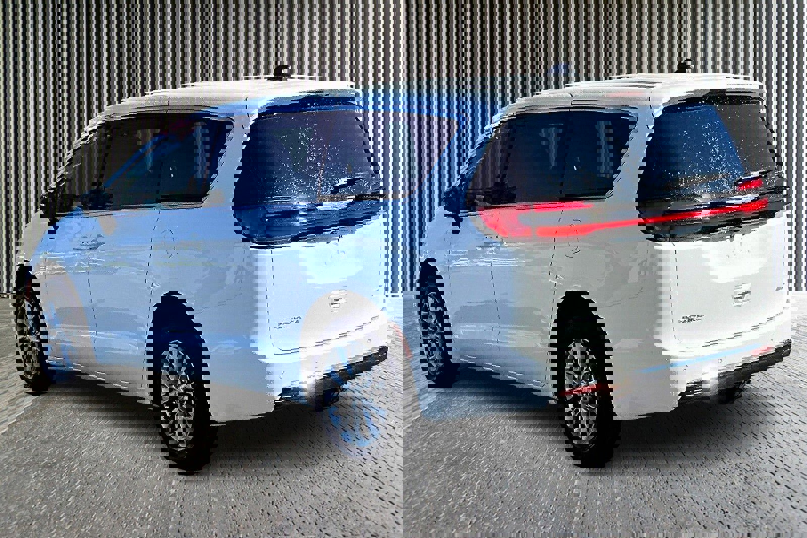 New 2026 Chrysler Pacifica Select image 3