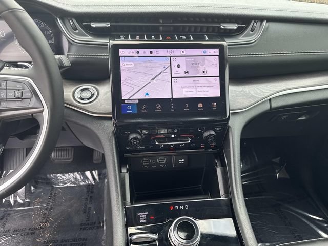 Used 2023 Jeep Grand Cherokee L Limited AWD/4WD image 25