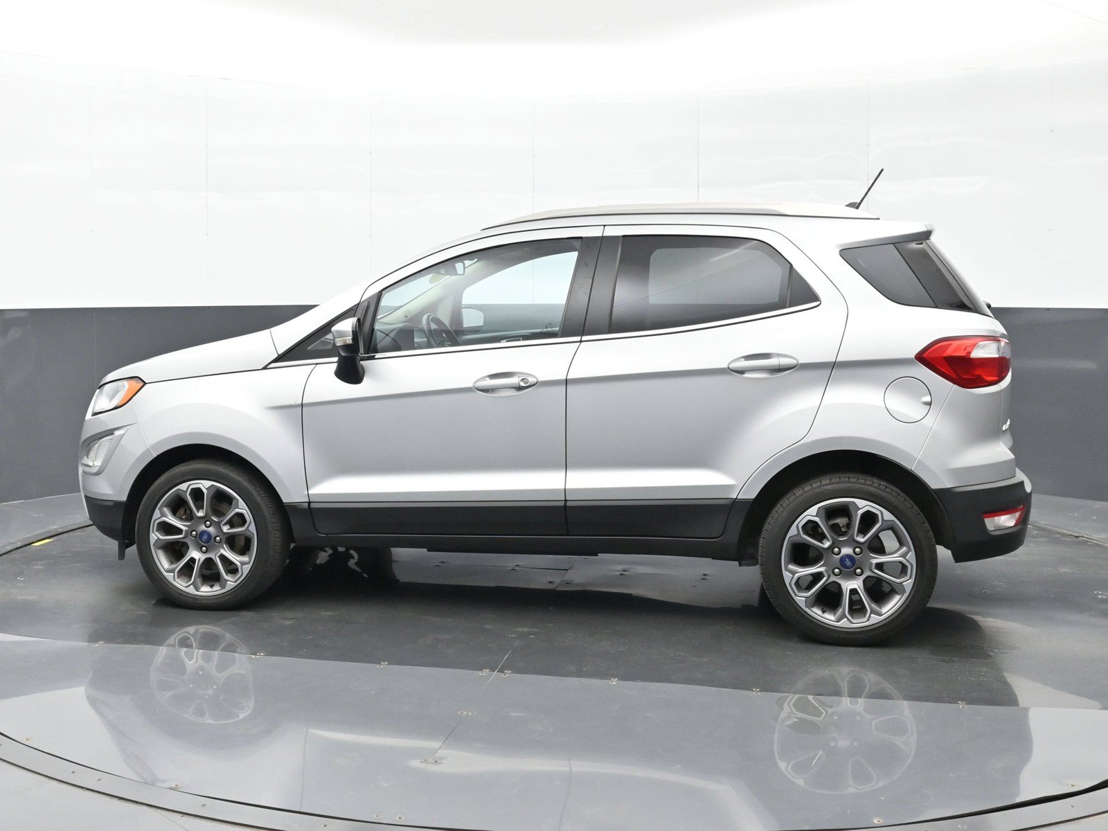 Used 2021 Ford EcoSport Titanium FWD image 9