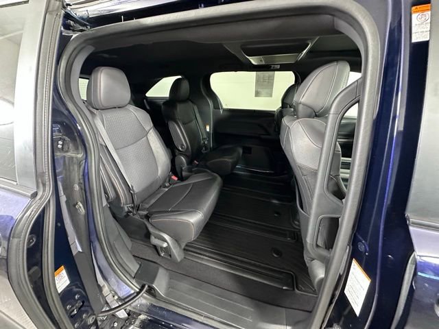 Used 2023 Toyota Sienna XSE w/ XSE Plus Package AWD/4WD image 12