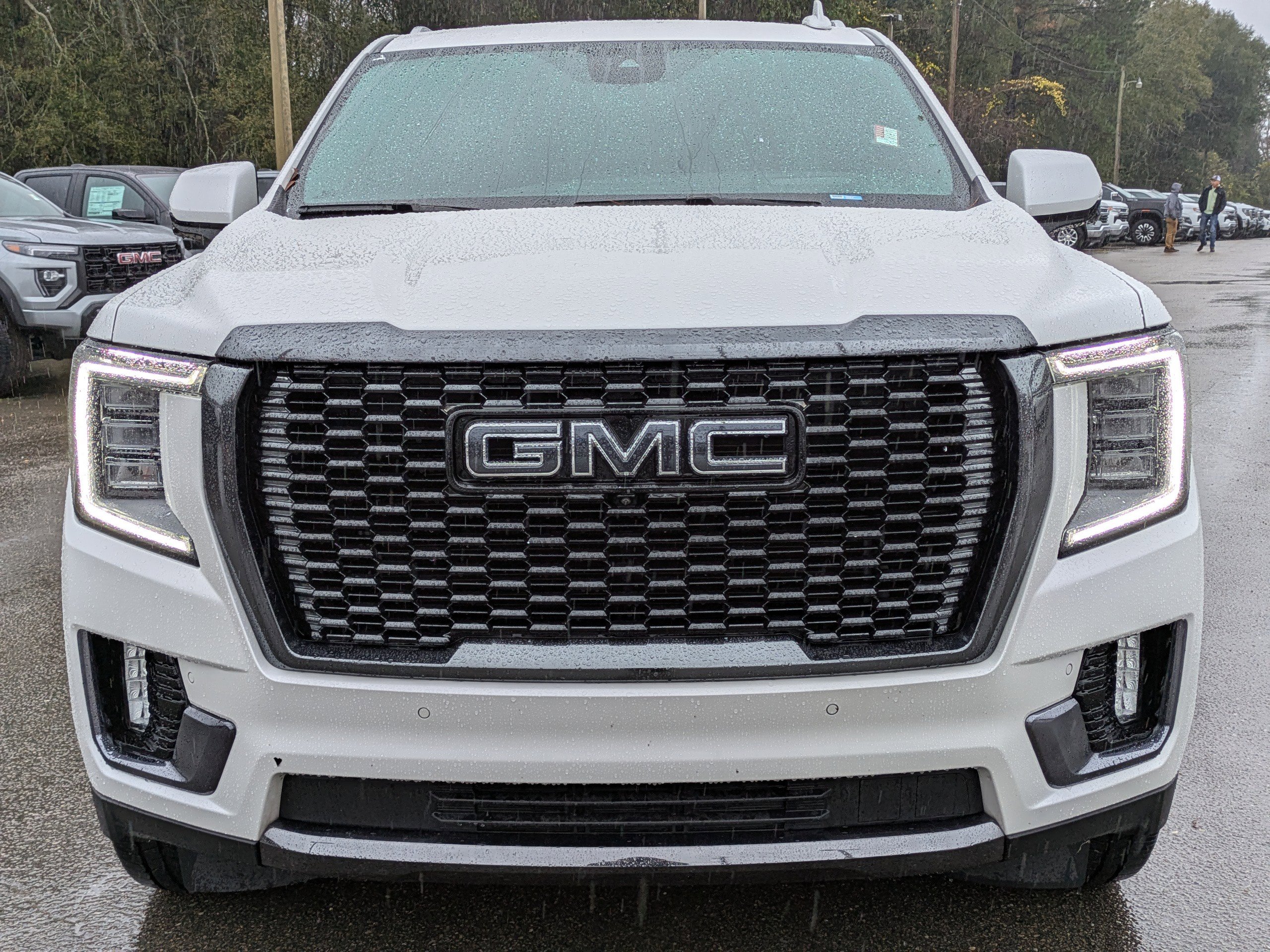 Used 2023 GMC Yukon Denali Ultimate image 9