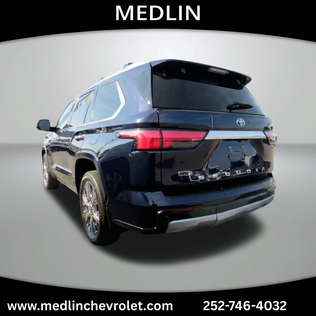 Used 2025 Toyota Sequoia Capstone AWD/4WD image 4