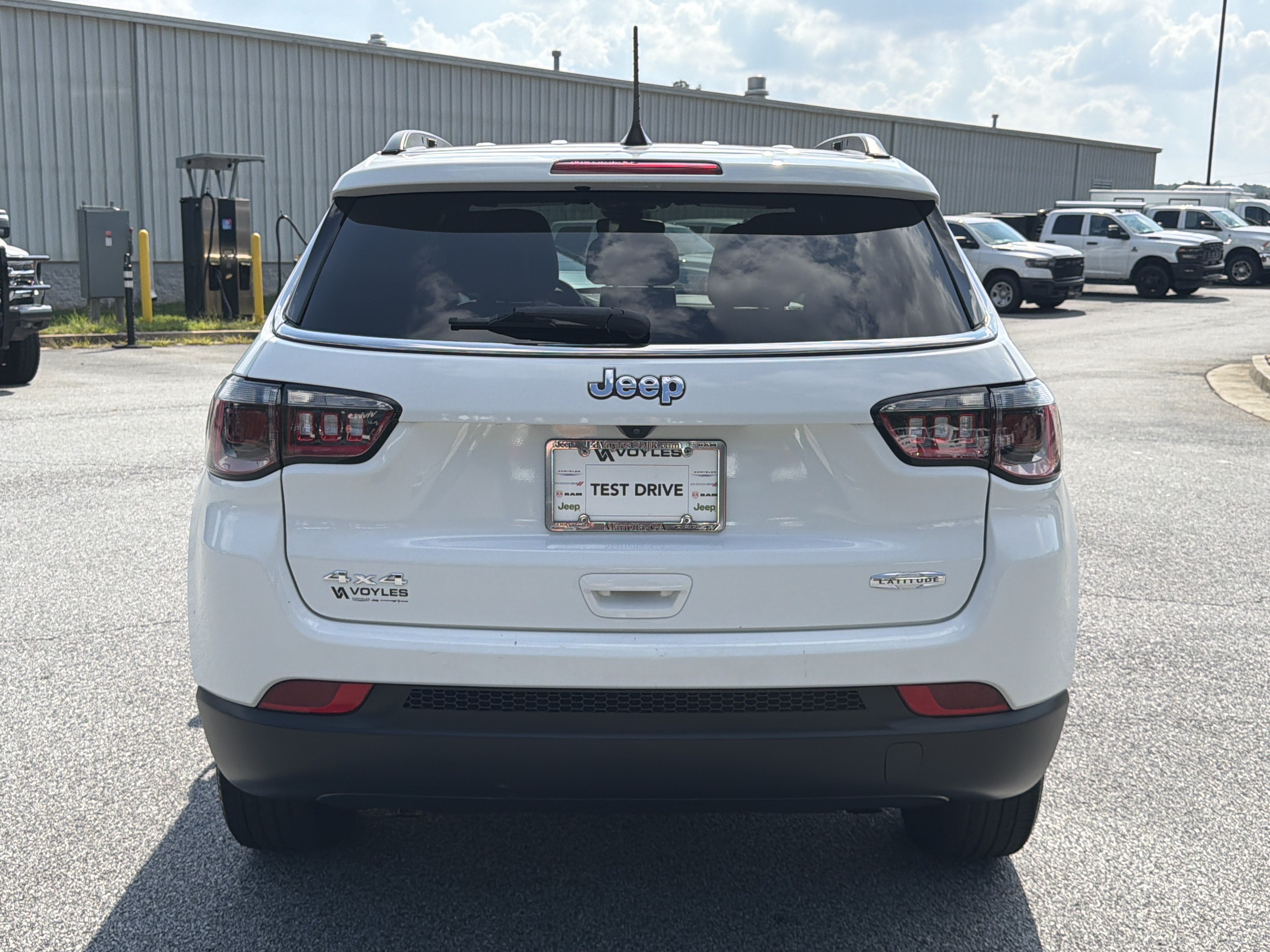 Used 2023 Jeep Compass Latitude AWD/4WD image 7