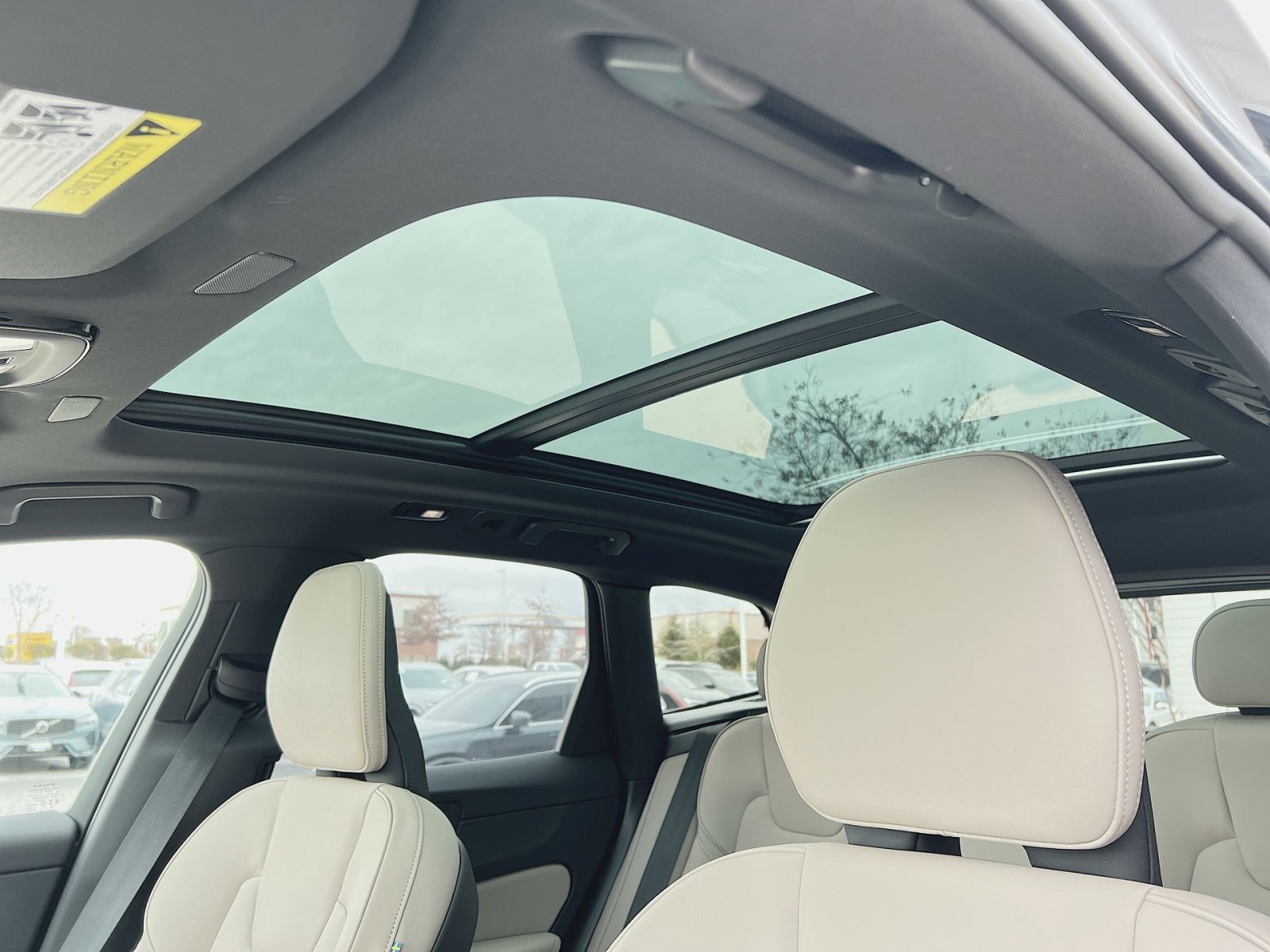 New 2026 Volvo XC60 B5 Plus w/ Climate Package AWD/4WD image 24