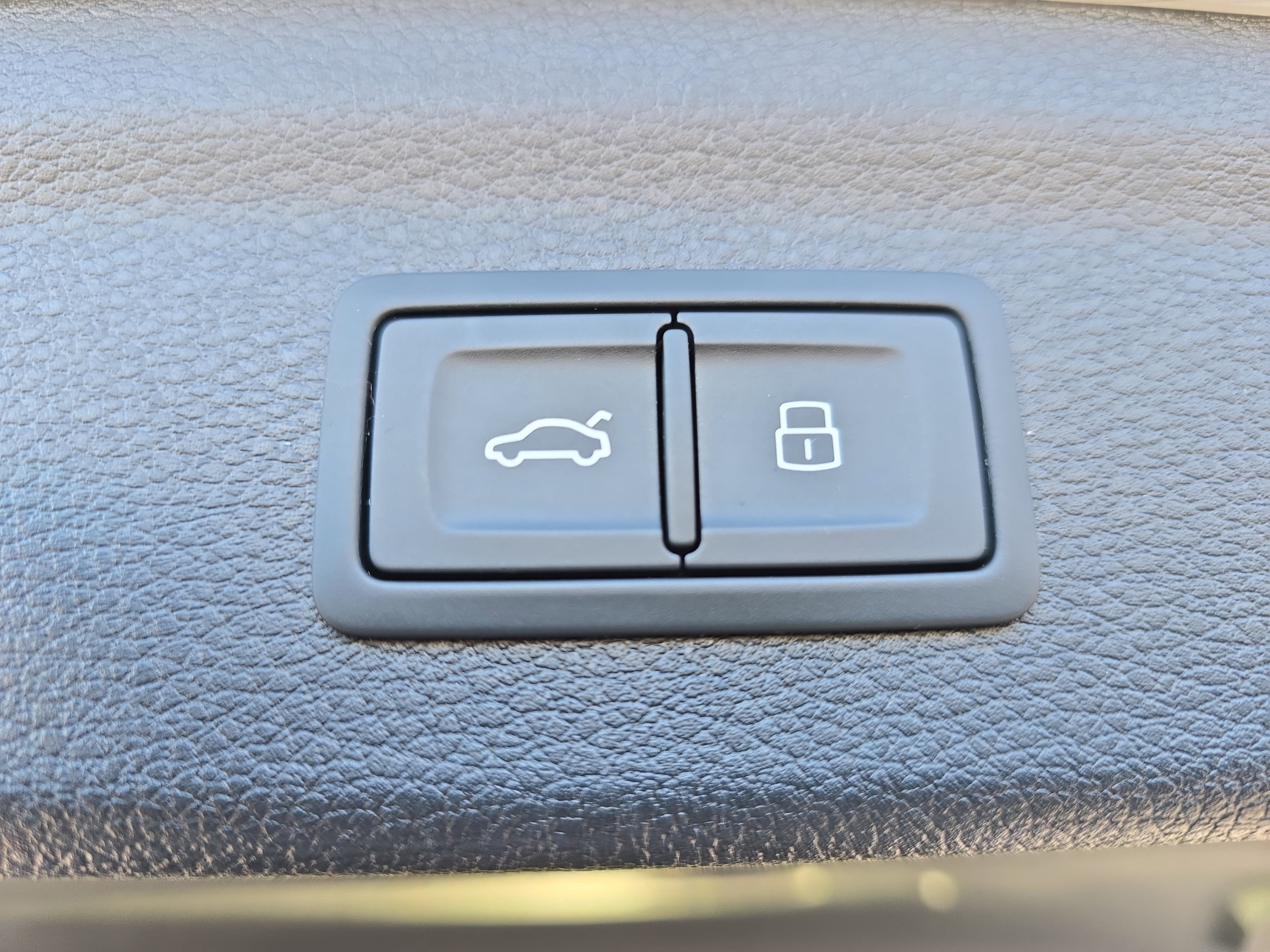 Certified 2023 Audi Q3 2.0T Premium w/ Black Optic Sport Package image 13