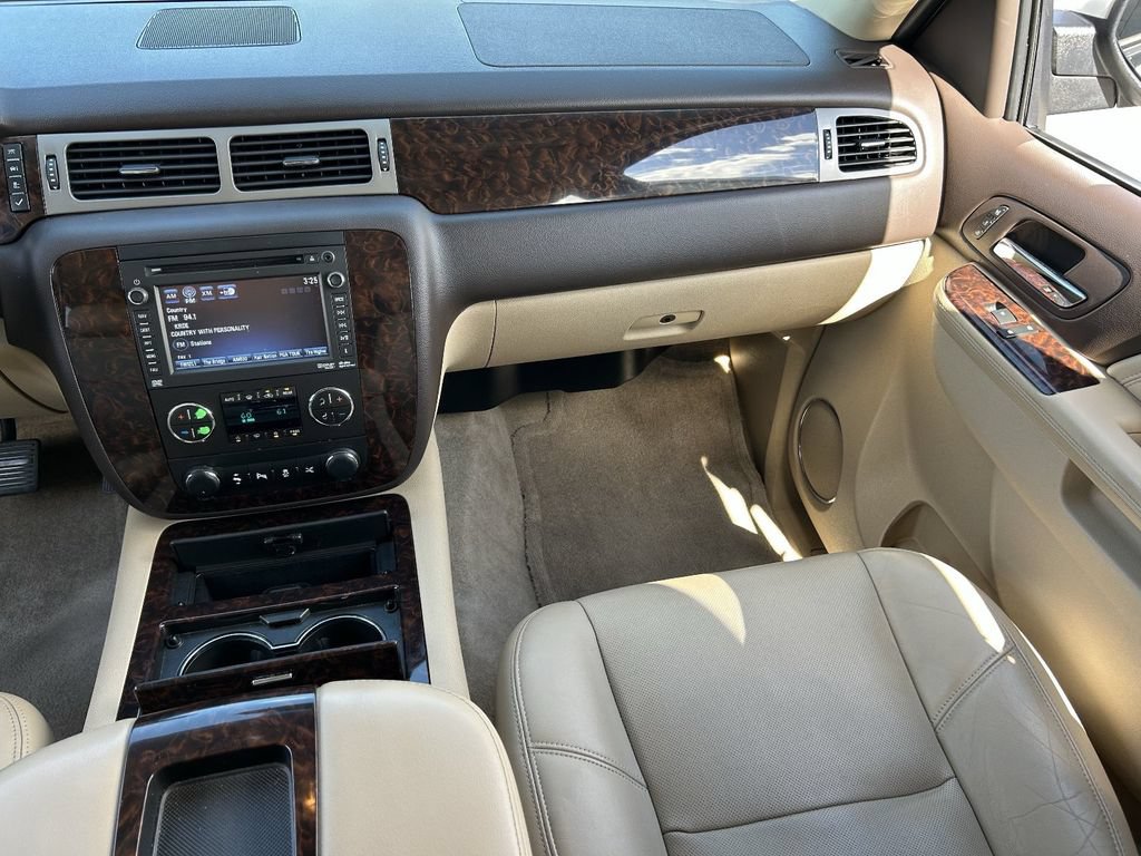 Used 2014 GMC Yukon Denali AWD/4WD image 16