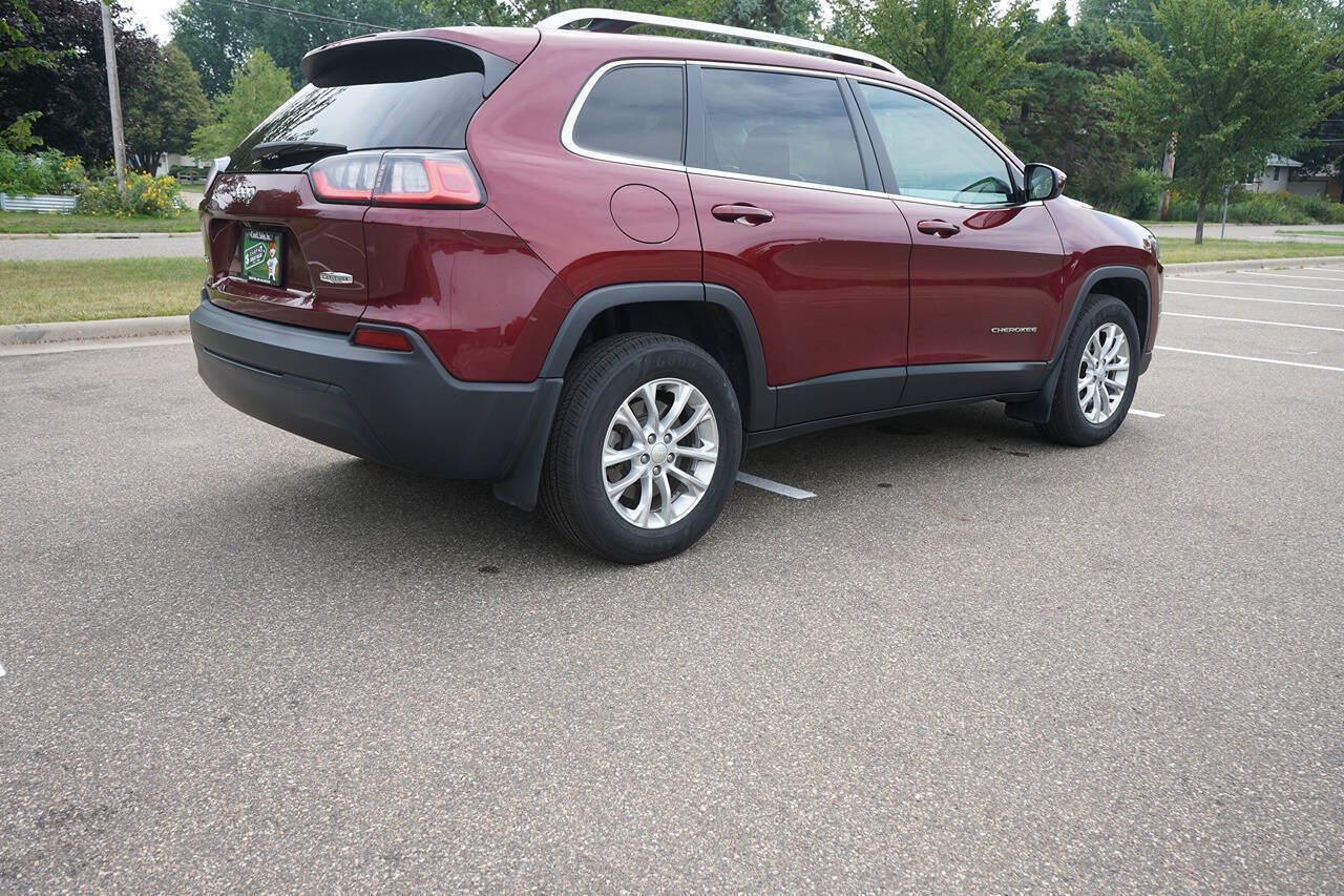 Used 2019 Jeep Cherokee Latitude w/ Cold Weather Group AWD/4WD image 13