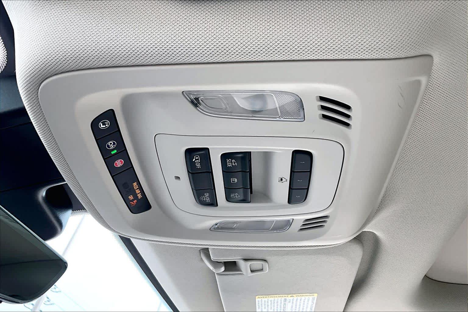 Used 2023 Buick Envision Avenir FWD image 32