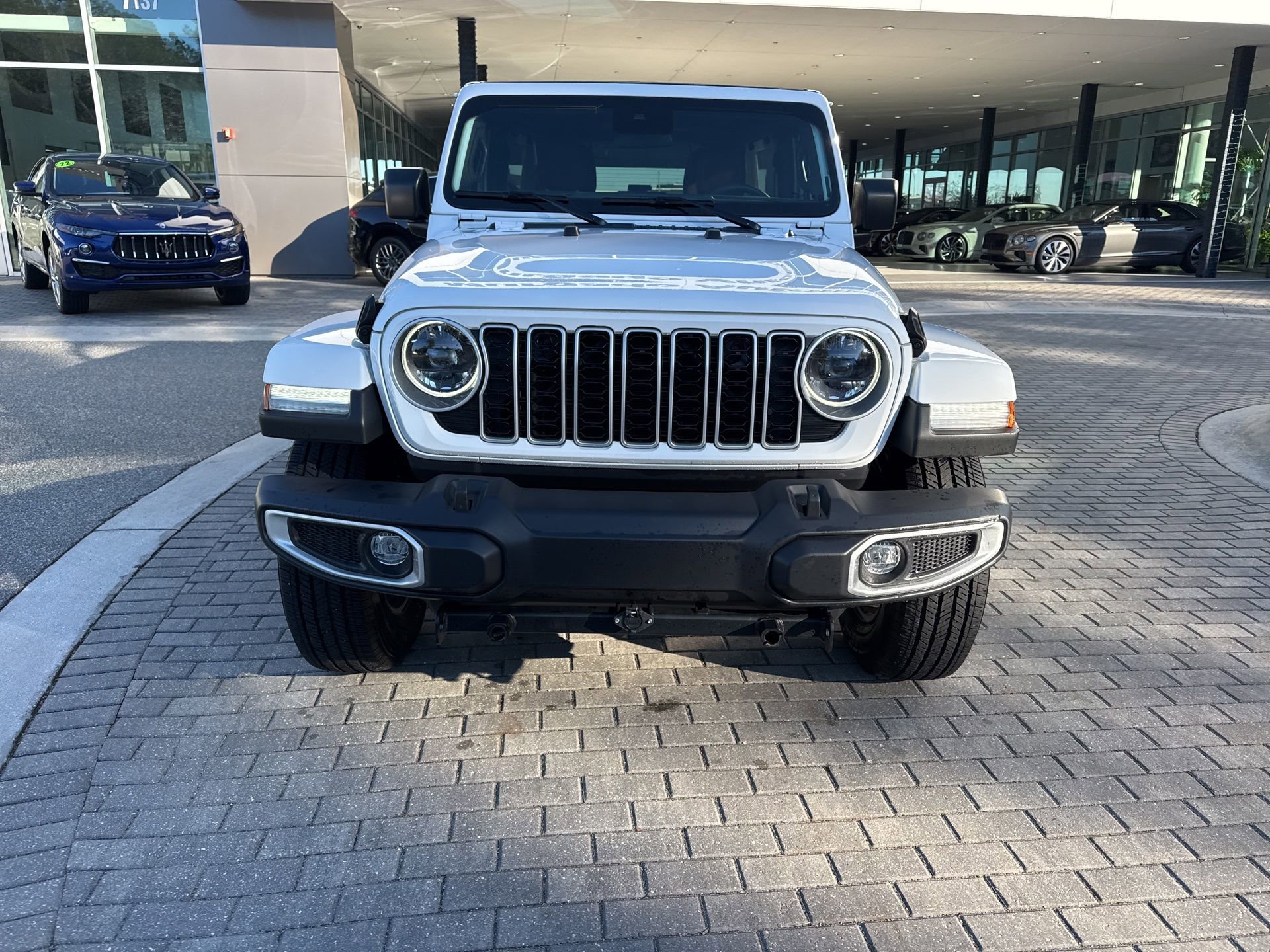 Used 2024 Jeep Wrangler Sahara image 7