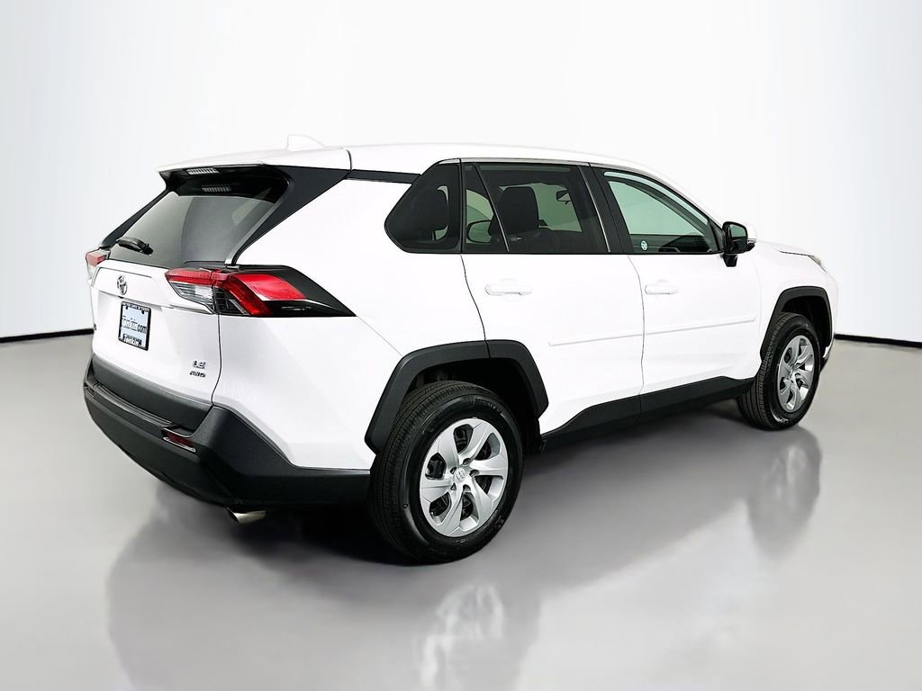 Used 2022 Toyota RAV4 LE AWD/4WD image 8