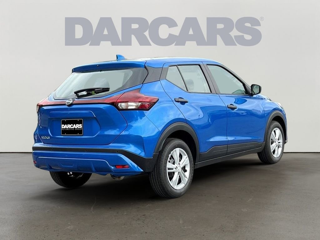 Used 2025 Nissan Kicks Play S image 3