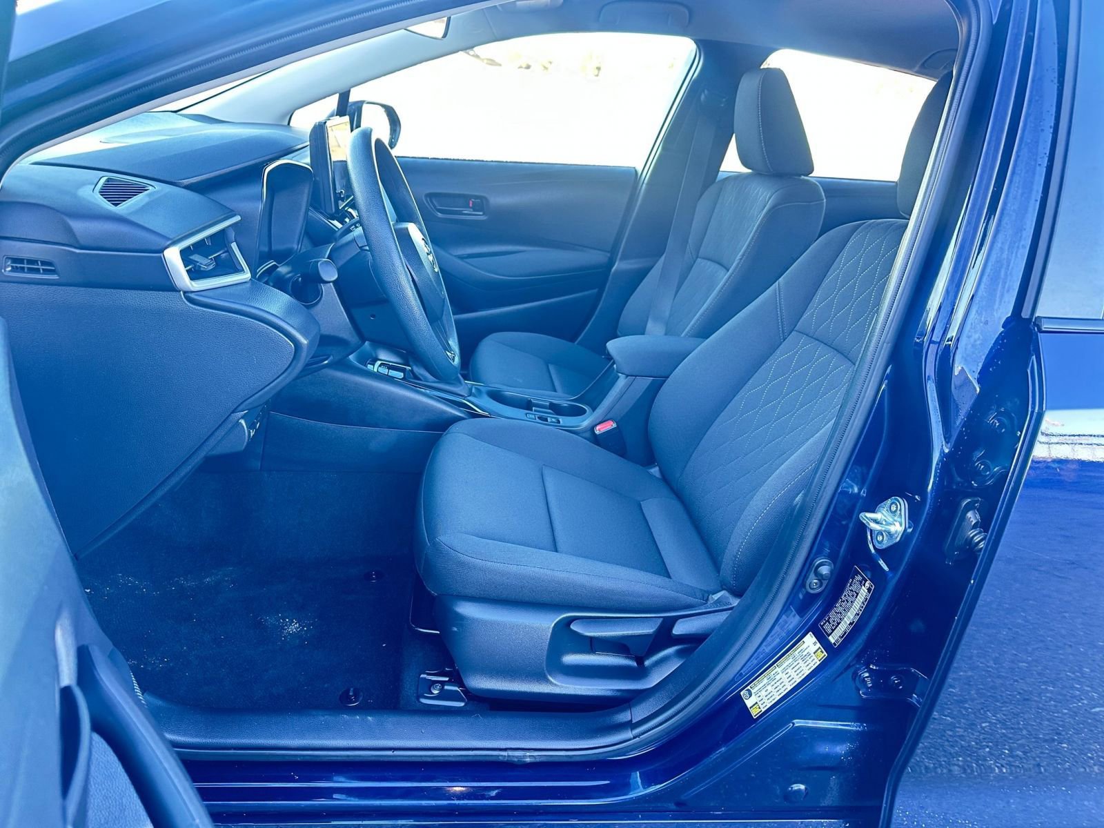 Used 2025 Toyota Corolla LE image 36