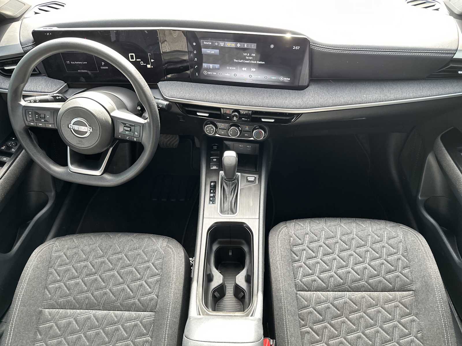 Used 2025 Nissan Kicks SV FWD image 12