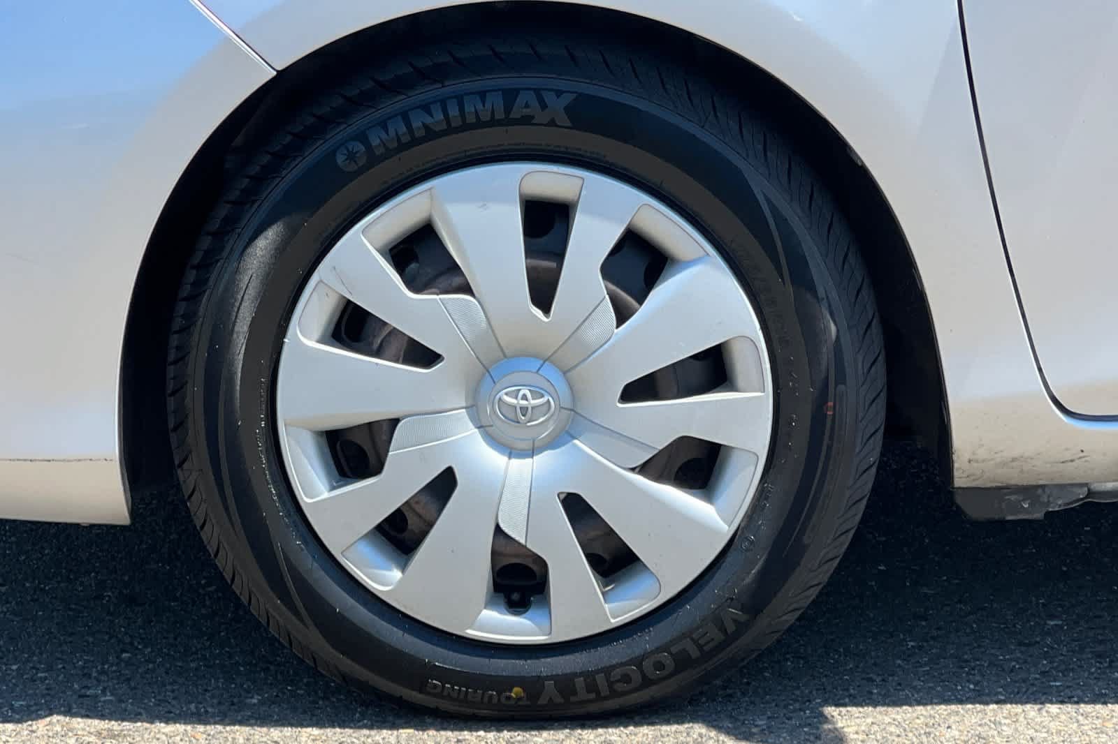 Used 2015 Toyota Yaris L FWD image 28