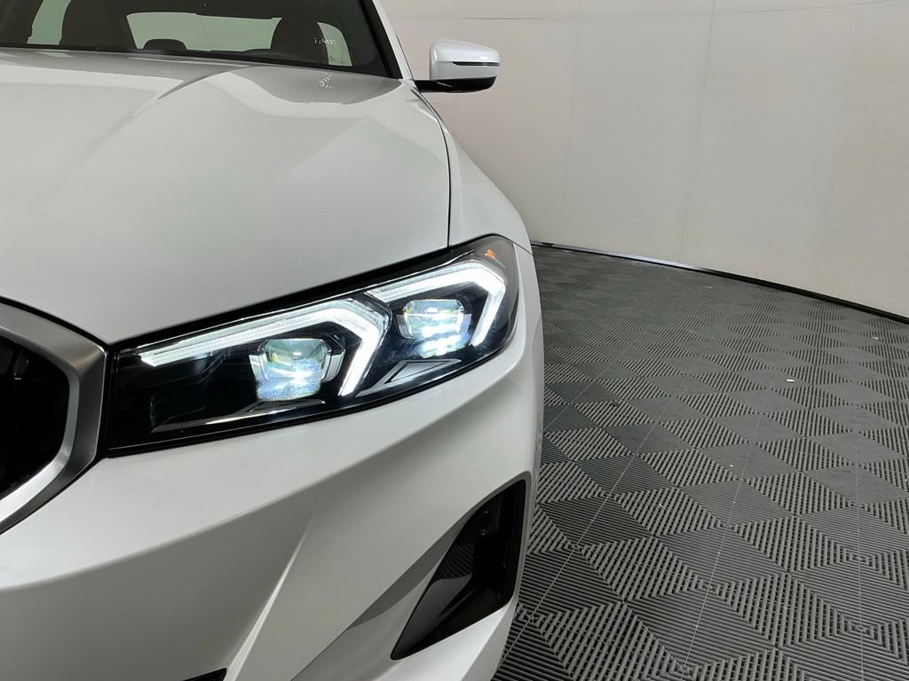 Used 2025 BMW 330i Sedan w/ Premium Package RWD image 8
