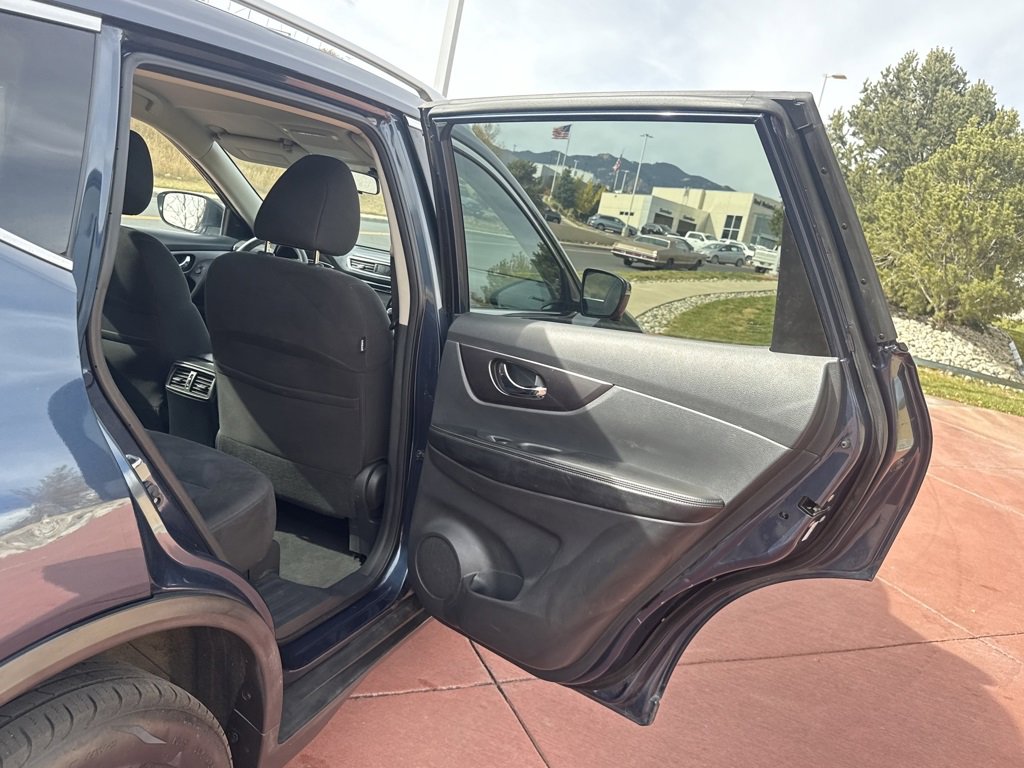 Used 2015 Nissan Rogue SV w/ SV Premium Package image 21