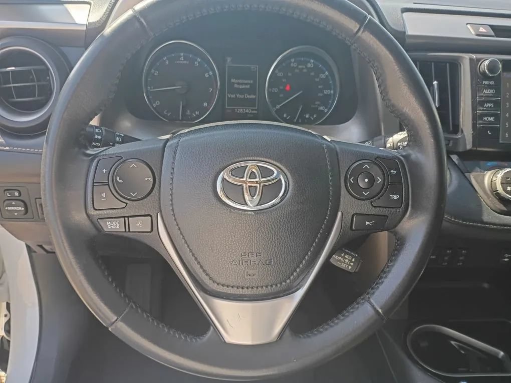 Used 2018 Toyota RAV4 Limited FWD image 17