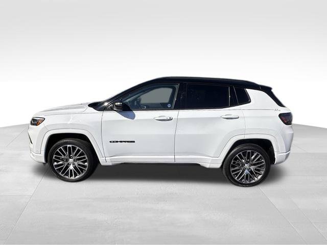 Used 2023 Jeep Compass High Altitude w/ Driver Assist Group I AWD/4WD image 3