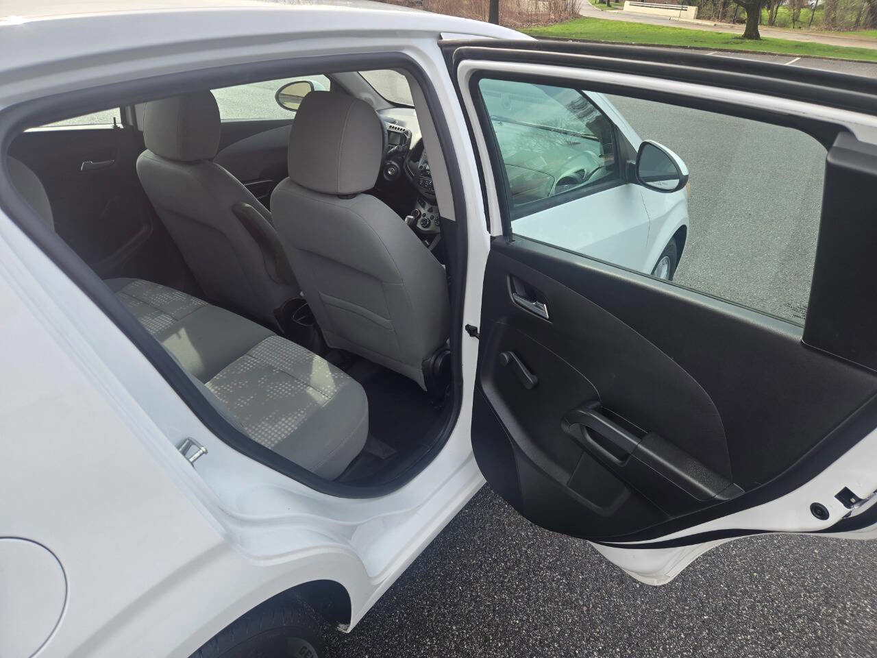 Used 2012 Chevrolet Sonic LS image 28