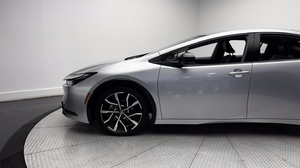 Certified 2023 Toyota Prius Prime FWD image 5