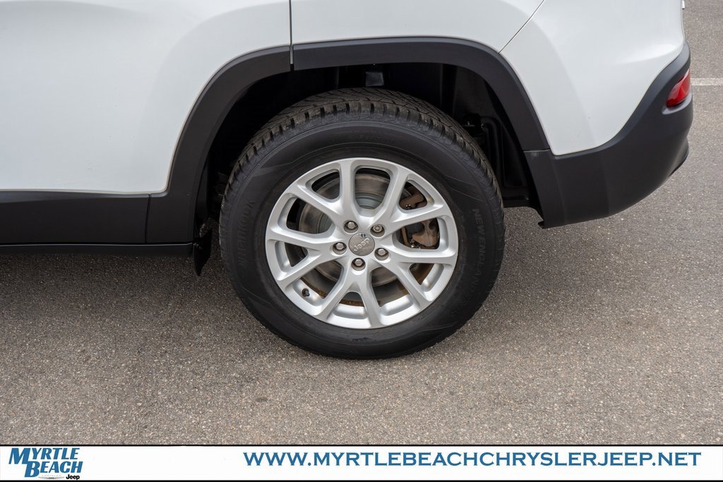 Used 2017 Jeep Cherokee Latitude w/ True North Edition image 12