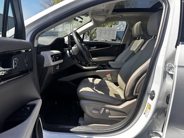 Used 2023 Lincoln Nautilus Reserve w/ Equipment Group 201A image 19