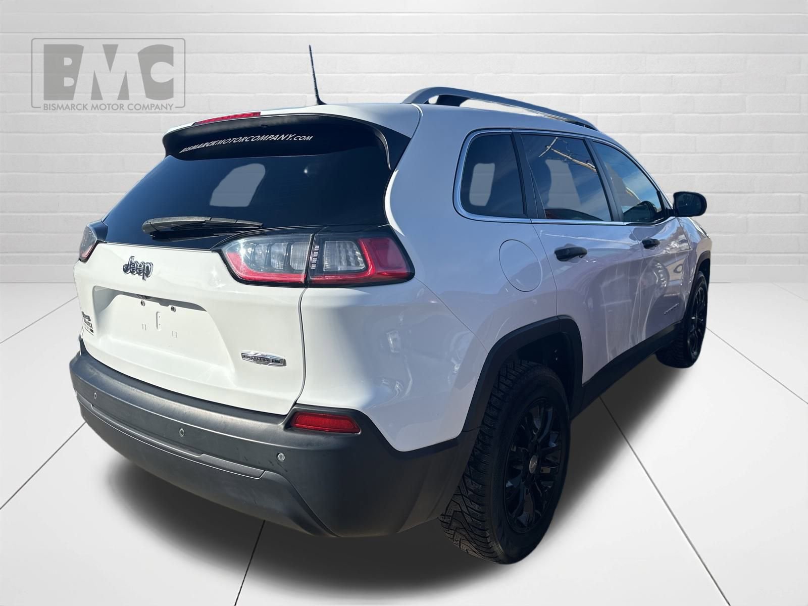 Used 2020 Jeep Cherokee Latitude Plus image 3