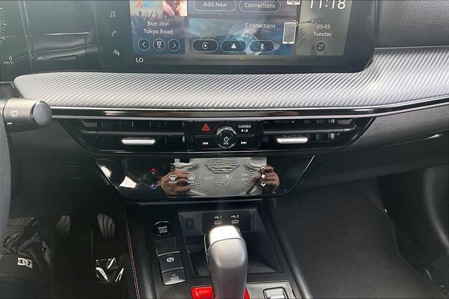 Certified 2025 Nissan Kicks SR AWD/4WD image 14