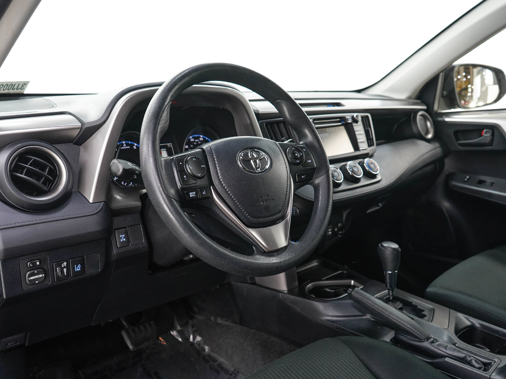 Used 2018 Toyota RAV4 LE w/ All Weather Liner Package AWD/4WD image 22