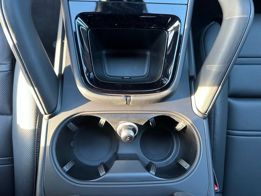 Certified 2026 Porsche Cayenne GTS AWD/4WD image 25