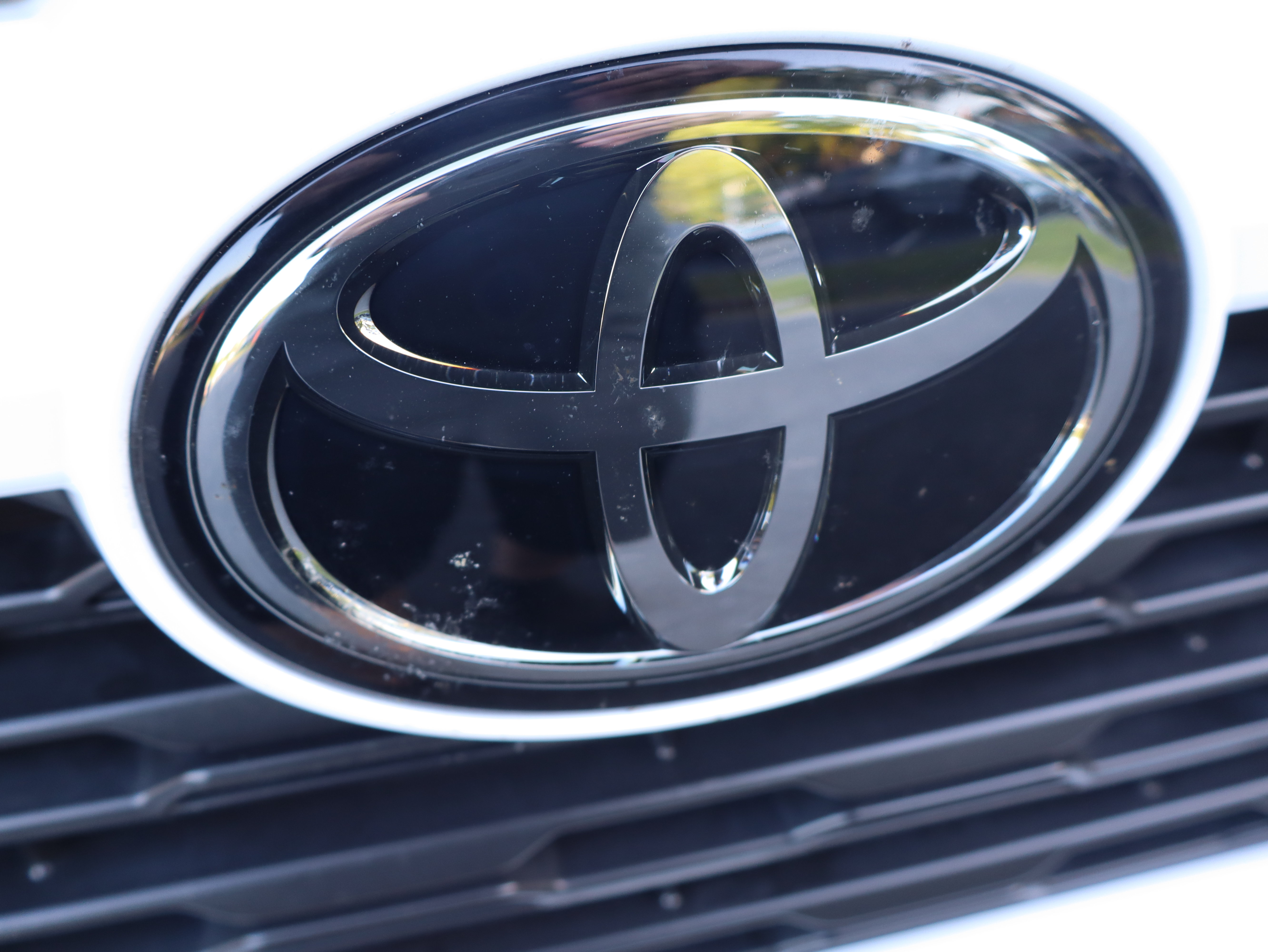 Used 2024 Toyota RAV4 XLE w/ Convenience Package FWD image 43