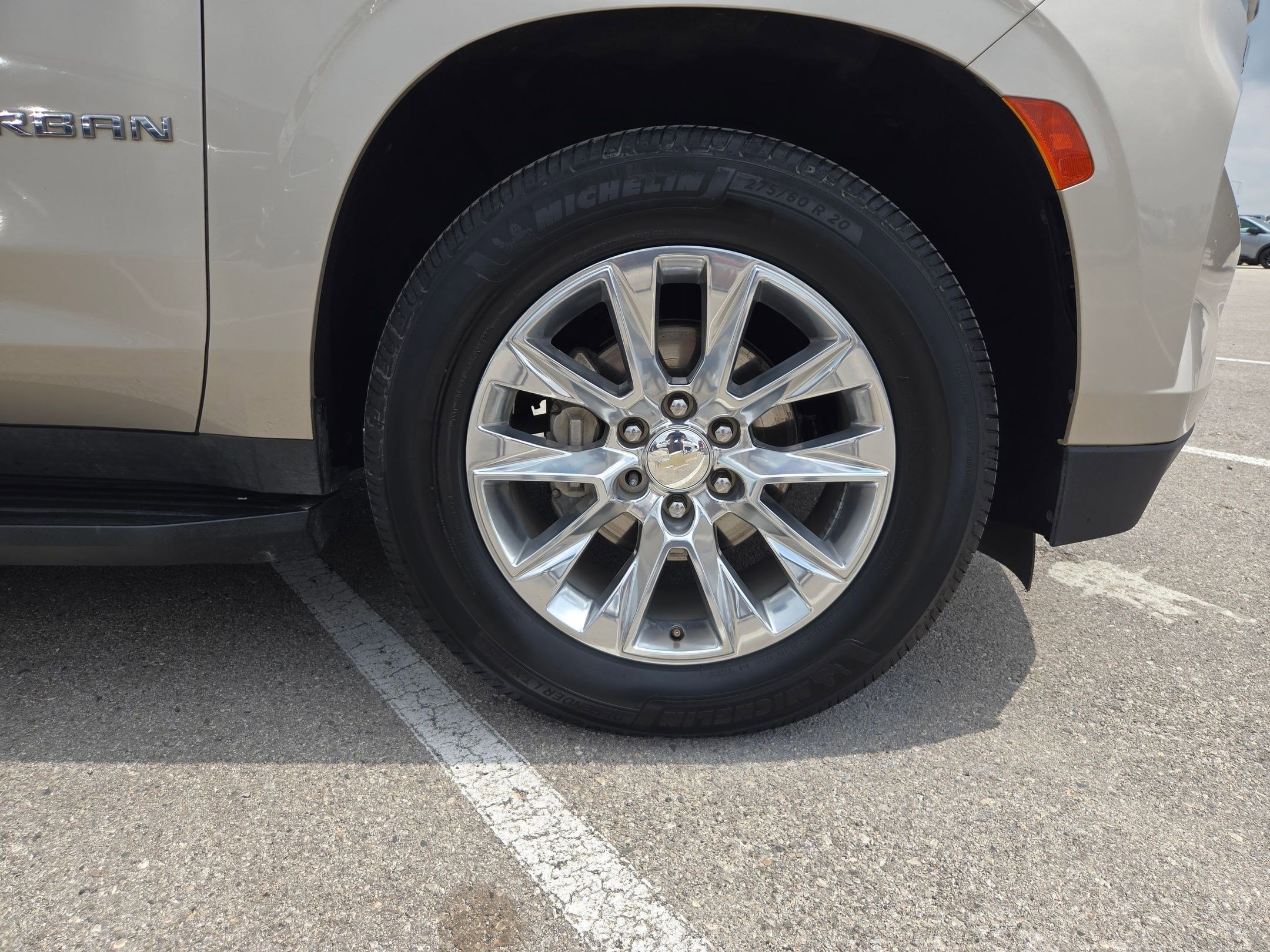 Used 2021 Chevrolet Suburban Premier w/ Premium Package RWD image 29
