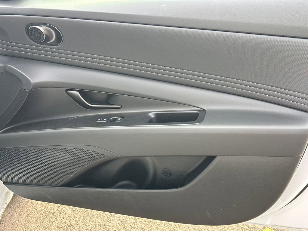 New 2025 Hyundai Elantra Sport image 14
