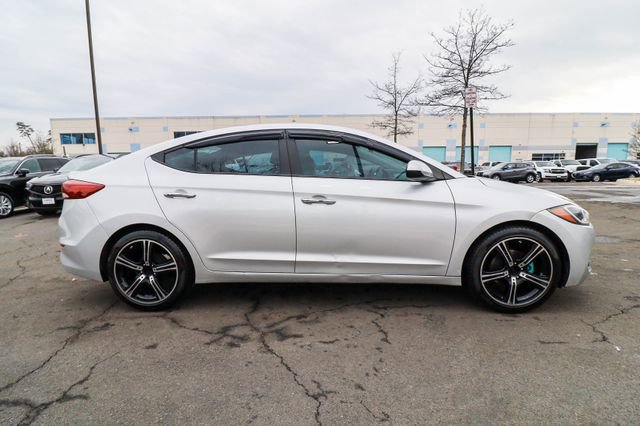 Used 2017 Hyundai Elantra SE image 13