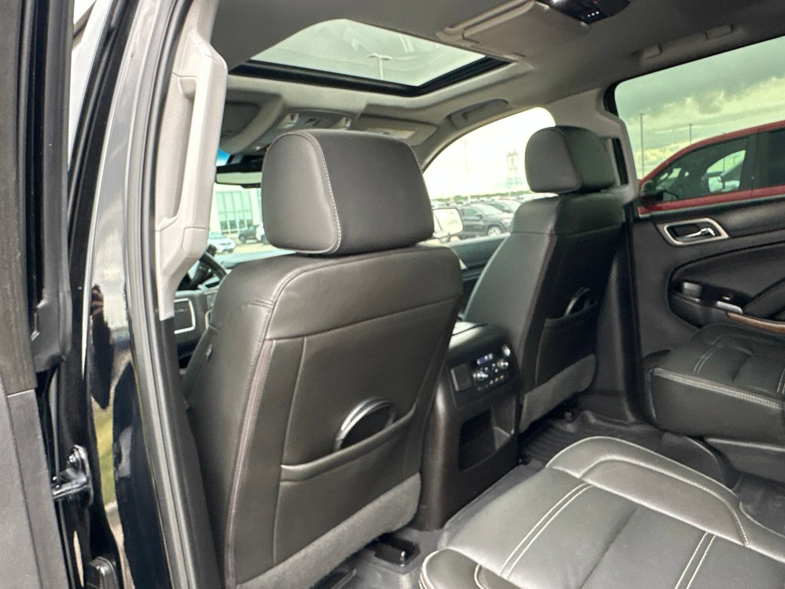 Used 2019 GMC Yukon Denali w/ Denali Ultimate Black Edition AWD/4WD image 24