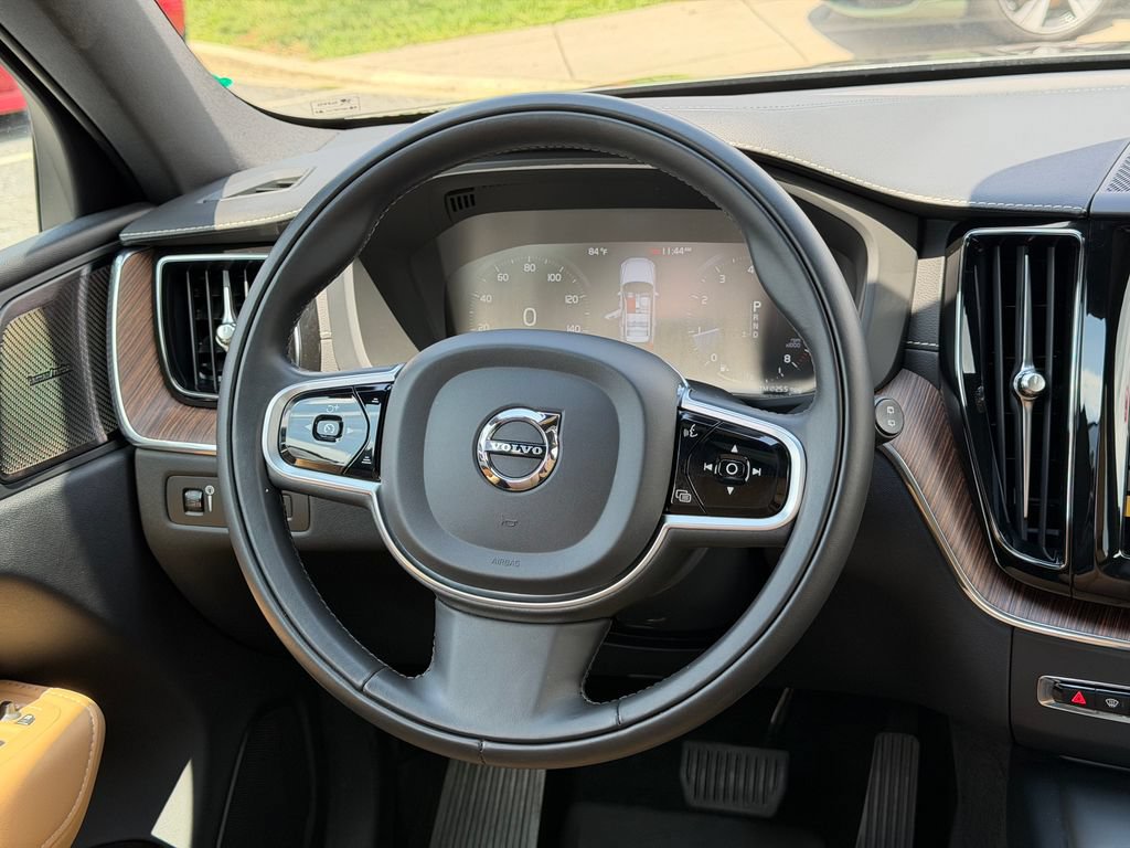Used 2021 Volvo XC60 T5 Inscription w/ Advanced Package AWD/4WD image 23