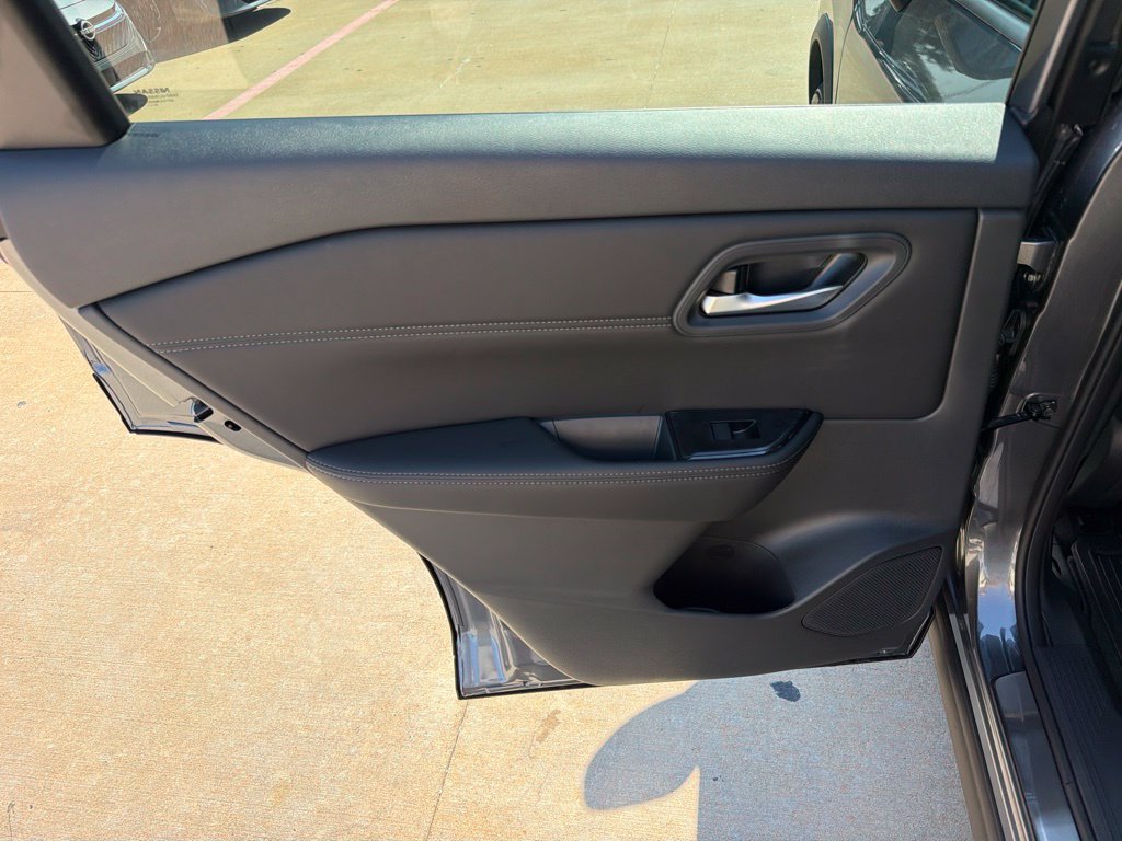 New 2026 Nissan Rogue Dark Armor AWD/4WD image 15