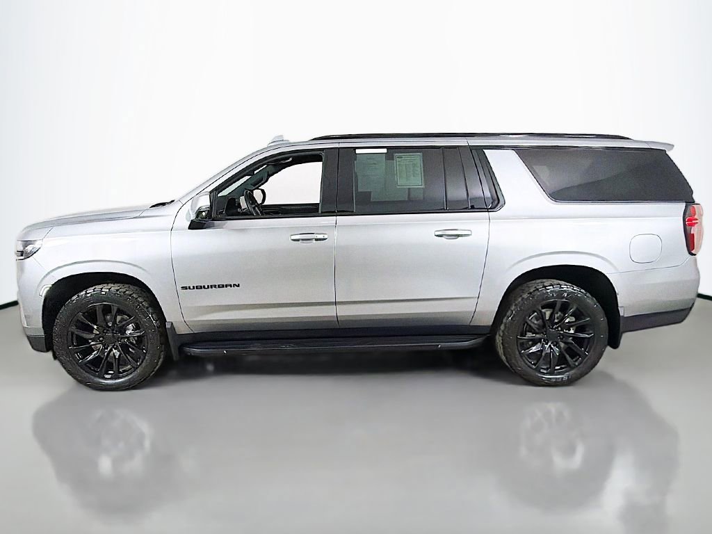 Used 2024 Chevrolet Suburban RST w/ Luxury Package image 17
