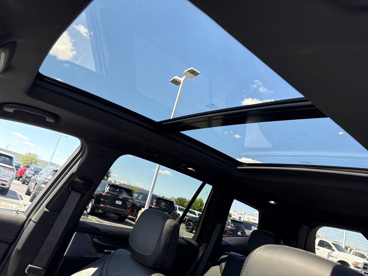 Used 2024 Cadillac XT6 Sport image 13