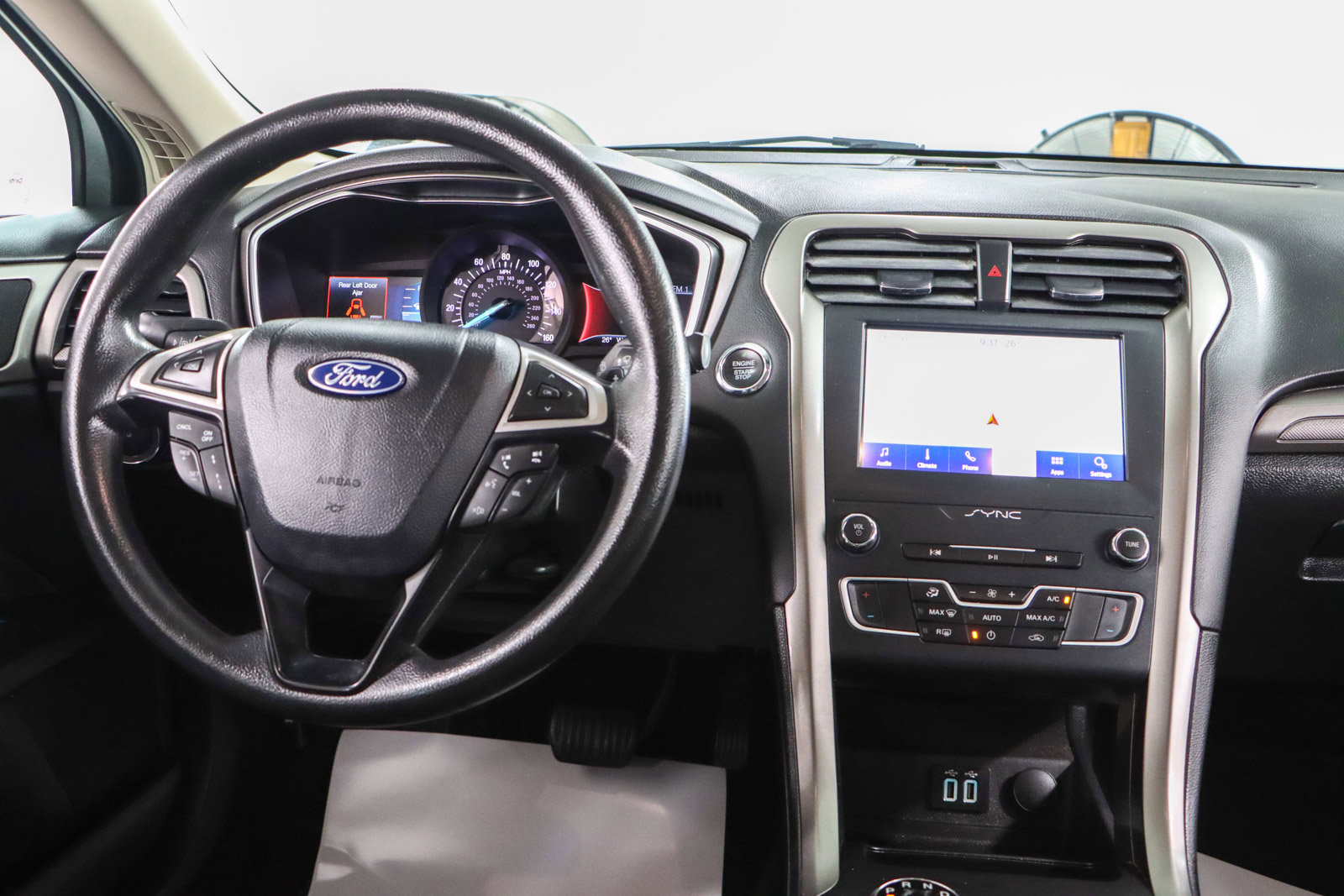 Used 2019 Ford Fusion SE image 17