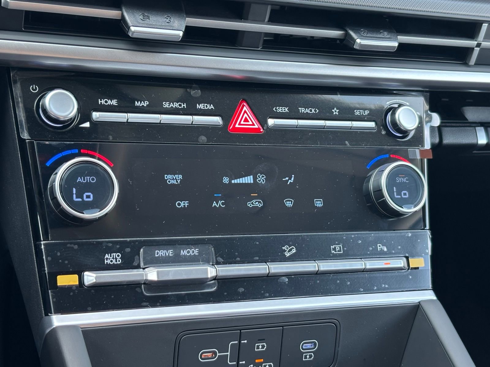 New 2026 Hyundai Santa Fe SE image 24