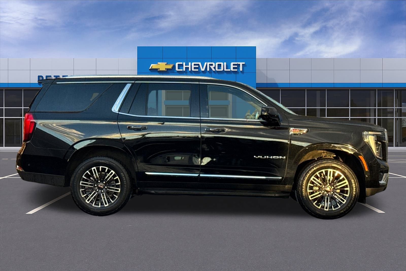 Certified 2025 GMC Yukon Elevation w/ LPO, Floor Liner Package image 3