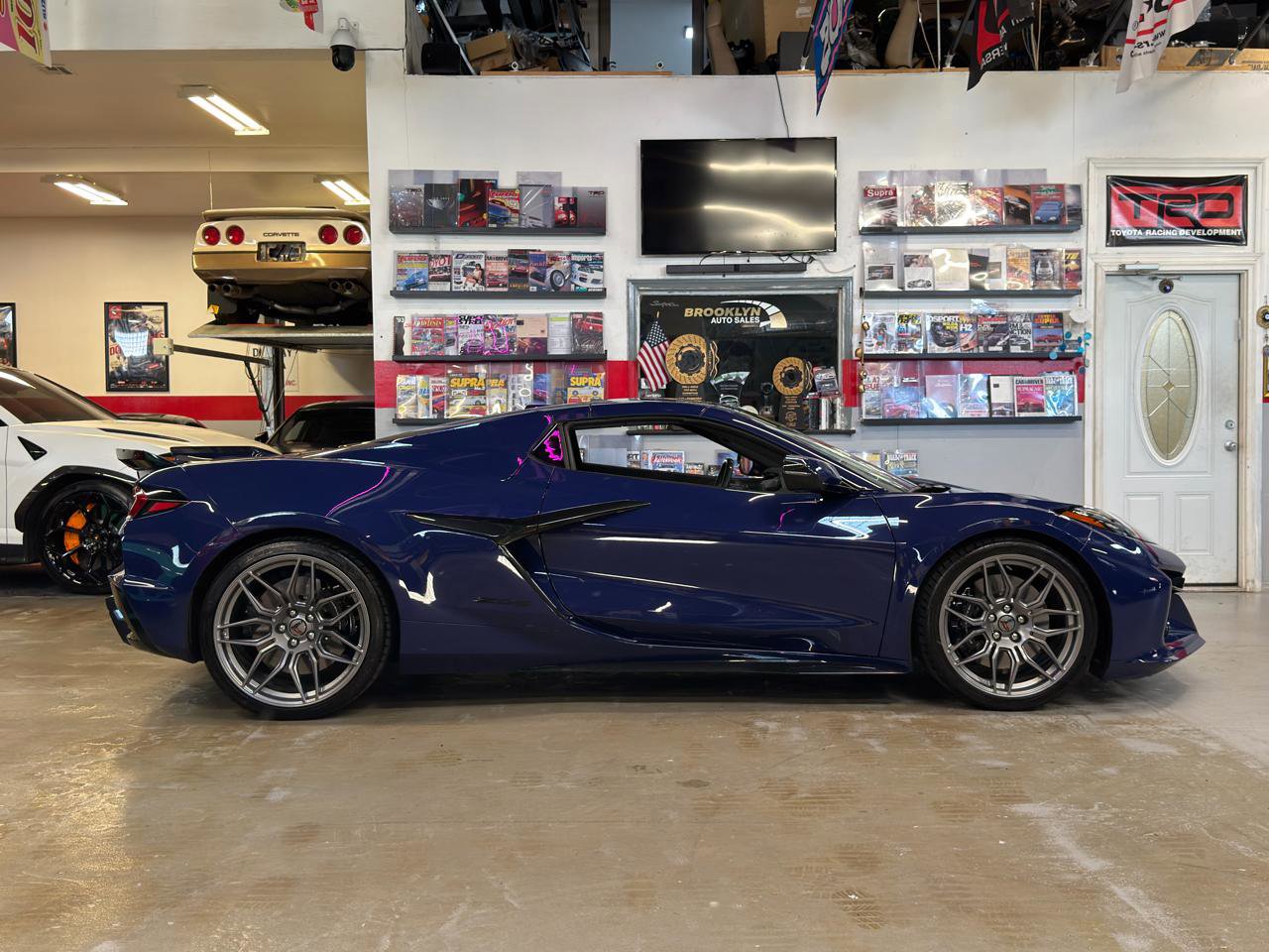 Used 2025 Chevrolet Corvette Z06 RWD image 26